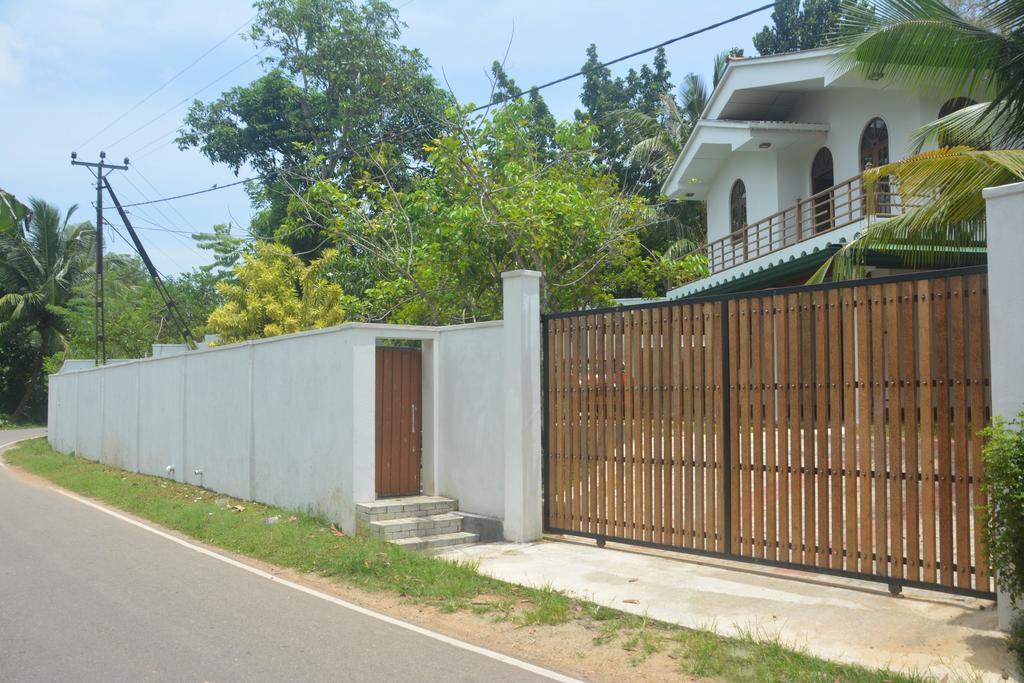 Villa Green White ウナワトゥナ エクステリア 写真